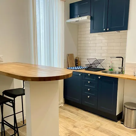 Apartment Cosy, 2 Pas Gare De *